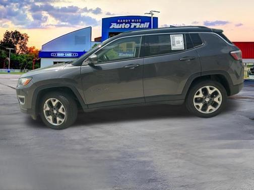 Granite Crystal Metallic Clearcoat 2018 Jeep Compass Limited