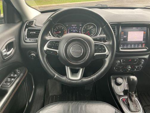 Granite Crystal Metallic Clearcoat 2018 Jeep Compass Limited