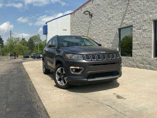 Granite Crystal Metallic Clearcoat 2018 Jeep Compass Limited