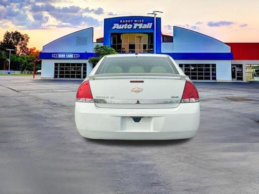 Summit White 2011 Chevrolet Impala LT