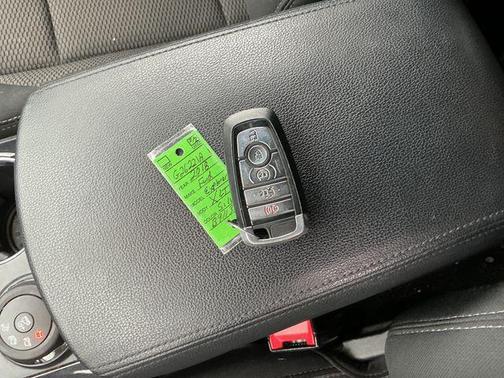 INGOT SILVER METALLIC 2018 Ford Explorer XLT