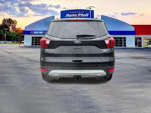 AGATE BLACK 2019 Ford Escape Titanium
