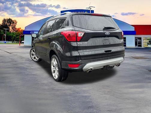 AGATE BLACK 2019 Ford Escape Titanium