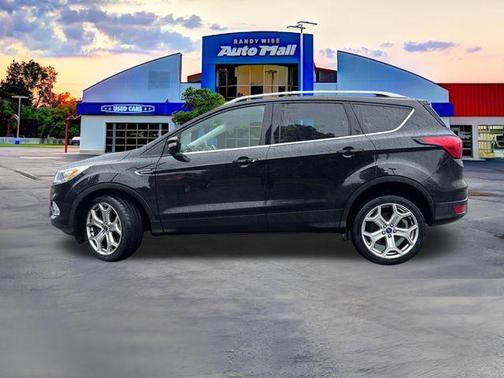 AGATE BLACK 2019 Ford Escape Titanium
