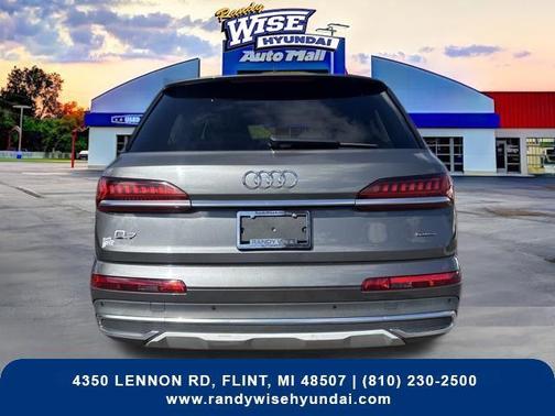 Samurai Gray Metallic 2022 Audi Q7 55 Premium Plus