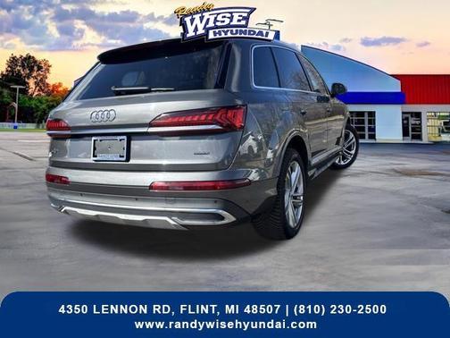 Samurai Gray Metallic 2022 Audi Q7 55 Premium Plus