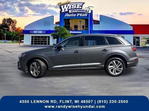 Samurai Gray Metallic 2022 Audi Q7 55 Premium Plus