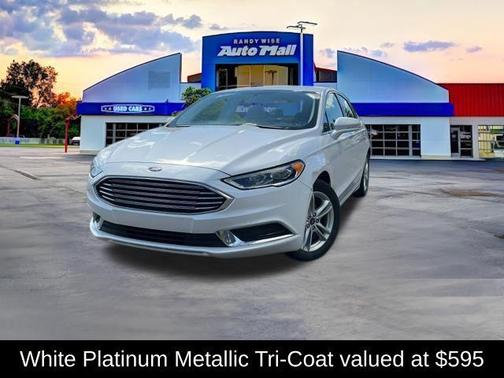 WHITE PLATINUM MET TRI-COAT 2018 Ford Fusion SE