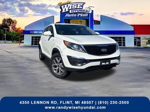 Clear White 2015 Kia Sportage LX