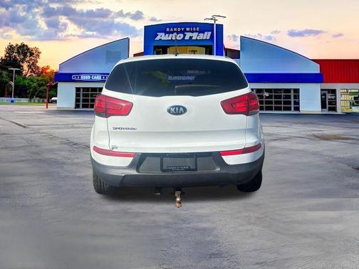 Clear White 2015 Kia Sportage LX