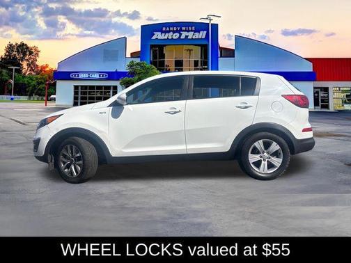 Clear White 2015 Kia Sportage LX