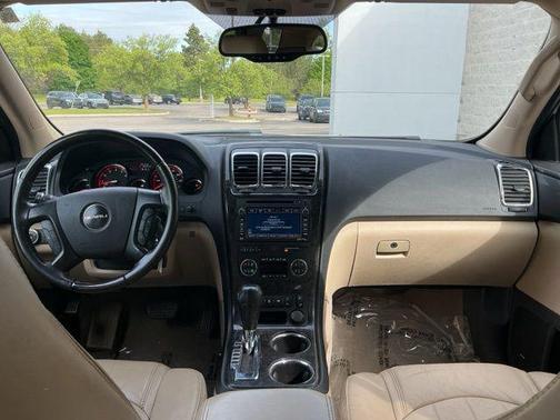 White Diamond Tricoat 2011 GMC Acadia Denali