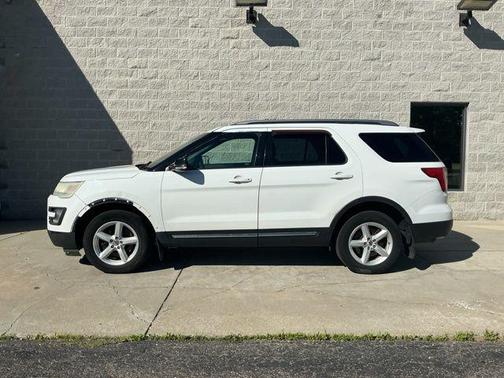 OXFORD WHITE 2016 Ford Explorer XLT