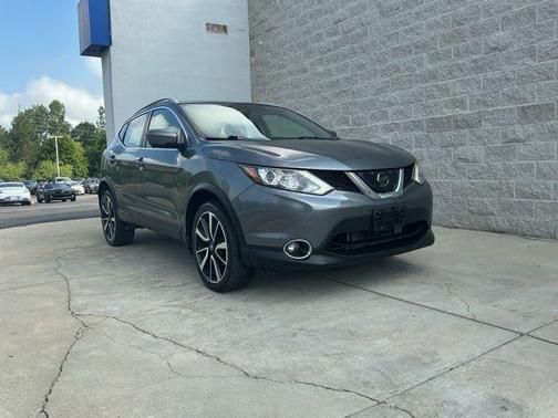 Gun Metallic 2017 Nissan Rogue Sport SL