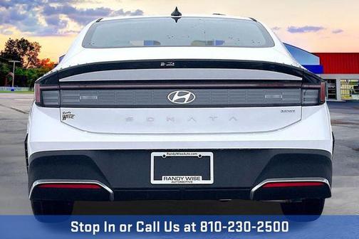 2026 Hyundai SONATA Hybrid Base