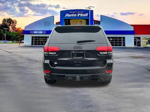 Diamond Black Crystal Pearl 2020 Jeep Grand Cherokee Altitude