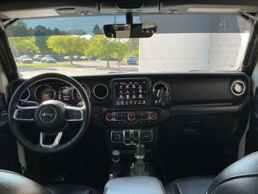Bright White 2019 Jeep Wrangler Unlimited Sahara