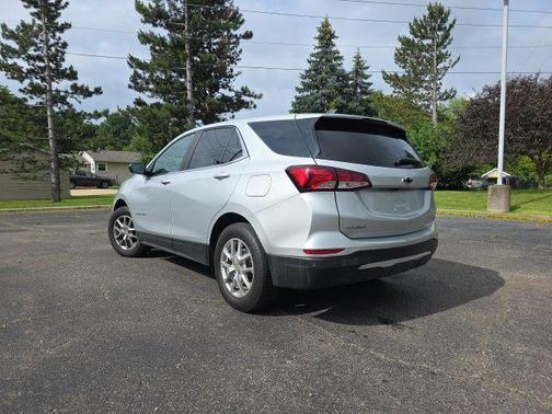 Silver Ice Metallic 2022 Chevrolet Equinox 1LT