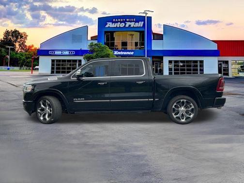 Diamond Black Crystal Pearl 2019 RAM 1500 Limited