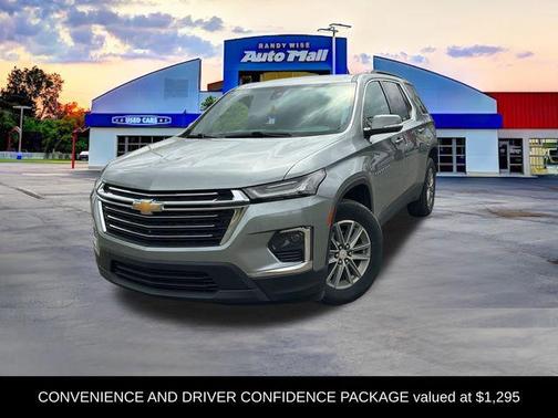 Sterling Gray Metallic 2023 Chevrolet Traverse LT Cloth