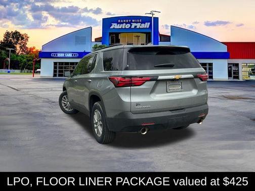 Sterling Gray Metallic 2023 Chevrolet Traverse LT Cloth