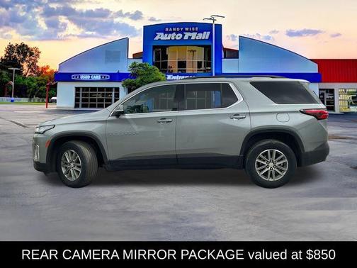 Sterling Gray Metallic 2023 Chevrolet Traverse LT Cloth