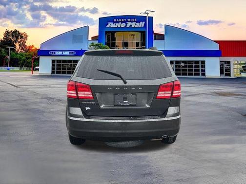 Granite Pearlcoat 2018 Dodge Journey SE