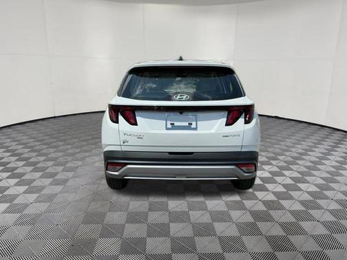 Creamy White Pearl 2026 Hyundai TUCSON Hybrid Blue SE