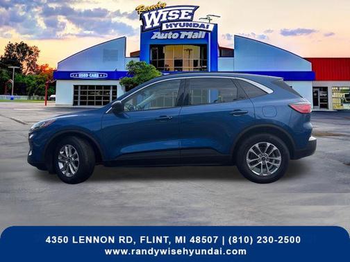 ATLAS BLUE METALLIC 2022 Ford Escape SE