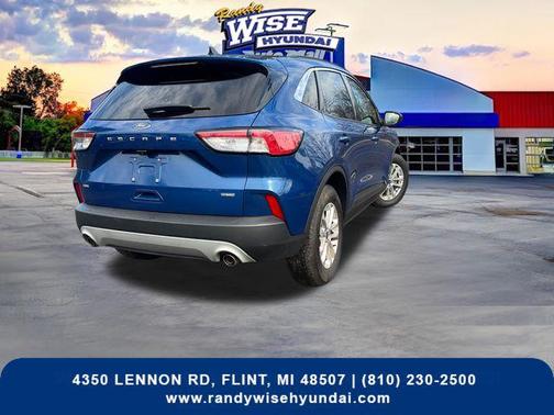 ATLAS BLUE METALLIC 2022 Ford Escape SE