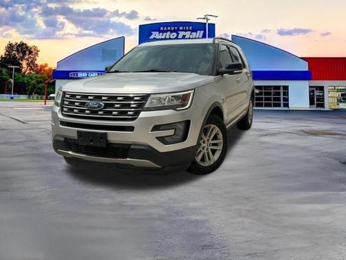 INGOT SILVER METALLIC 2017 Ford Explorer XLT