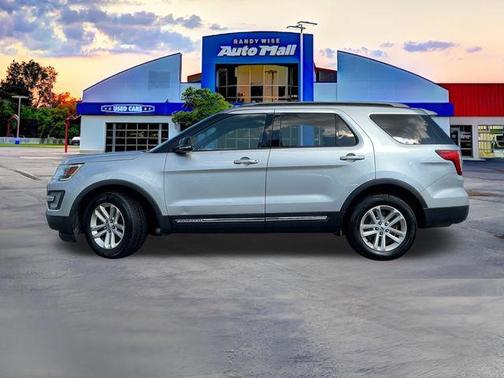 INGOT SILVER METALLIC 2017 Ford Explorer XLT