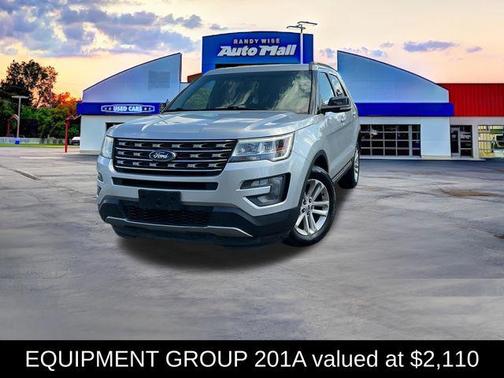 INGOT SILVER METALLIC 2017 Ford Explorer XLT