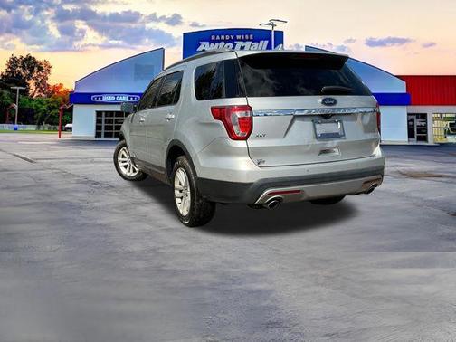 INGOT SILVER METALLIC 2017 Ford Explorer XLT