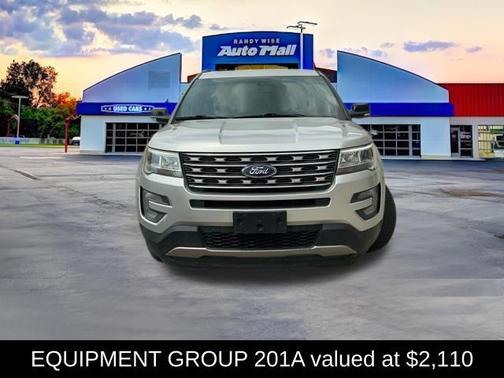 INGOT SILVER METALLIC 2017 Ford Explorer XLT