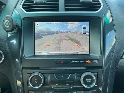 INGOT SILVER METALLIC 2017 Ford Explorer XLT