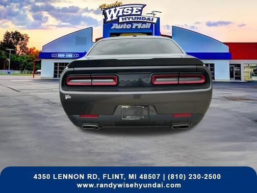 Granite Pearlcoat 2022 Dodge Challenger SXT