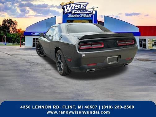 Granite Pearlcoat 2022 Dodge Challenger SXT