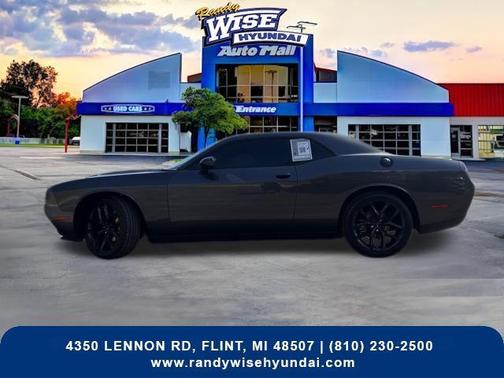 2022 Dodge Challenger SXT