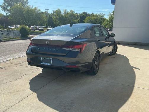 Portofino Gray 2022 Hyundai ELANTRA SEL