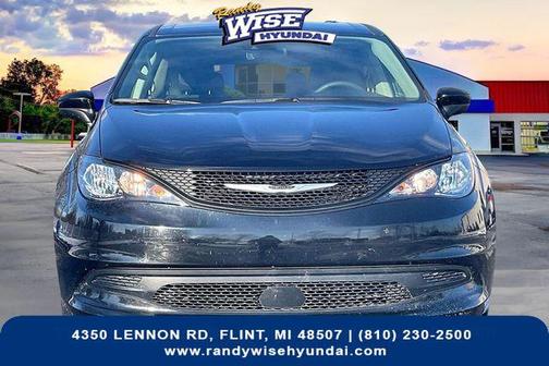 2024 Chrysler Voyager LX