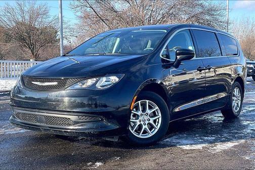 2024 Chrysler Voyager LX