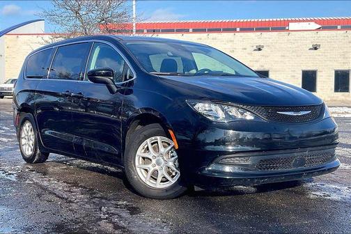2024 Chrysler Voyager LX