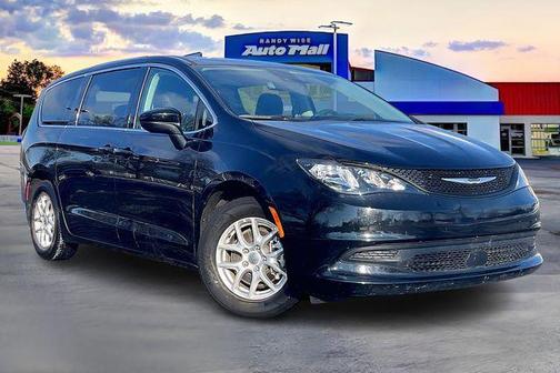 2024 Chrysler Voyager LX