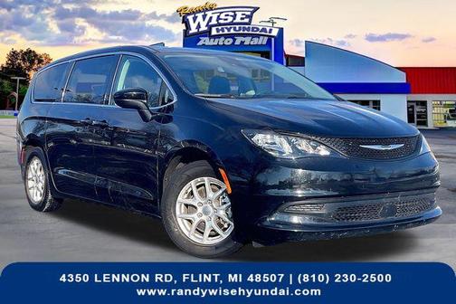 2024 Chrysler Voyager LX