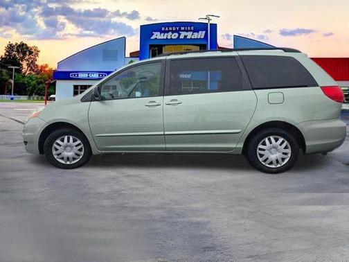2009 Toyota Sienna LE