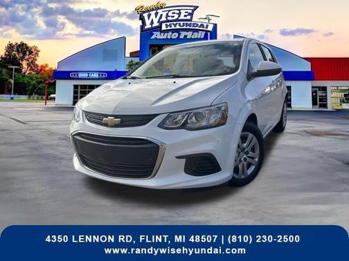 Summit White 2017 Chevrolet Sonic LT