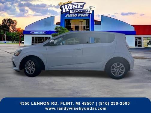 Summit White 2017 Chevrolet Sonic LT