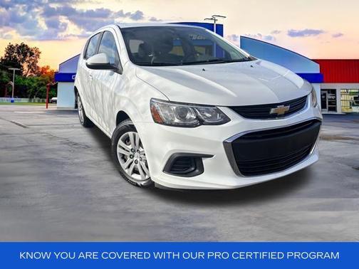 Summit White 2017 Chevrolet Sonic LT