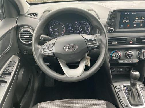 Ultra Black Pearl 2019 Hyundai KONA SE